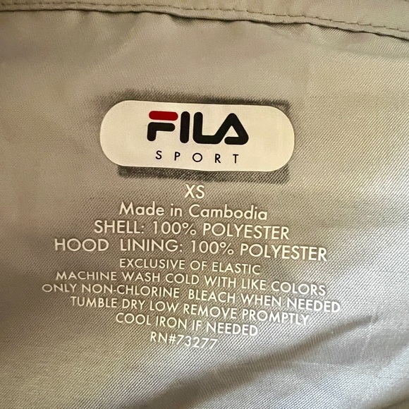 FILA Silver Metallic Shimmer Rain Jacket - XS - Picture 9 of 9
